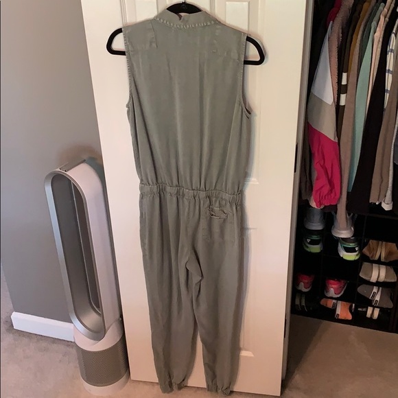 Jump suit - Picture 4 of 4